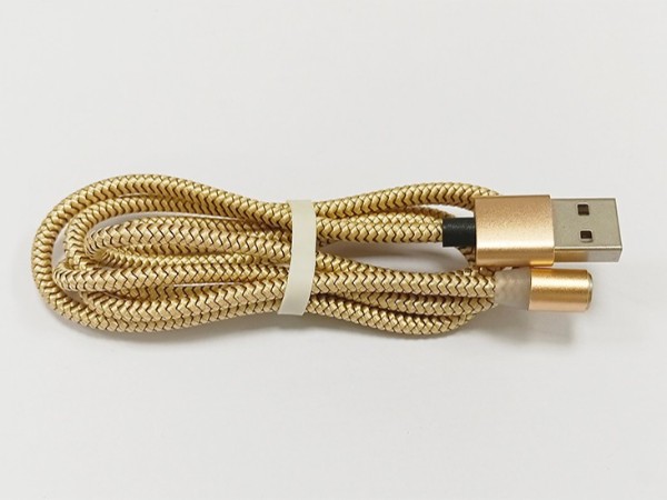 聯鑫德誠生產的磁吸數據線，結實、耐用且支持快充